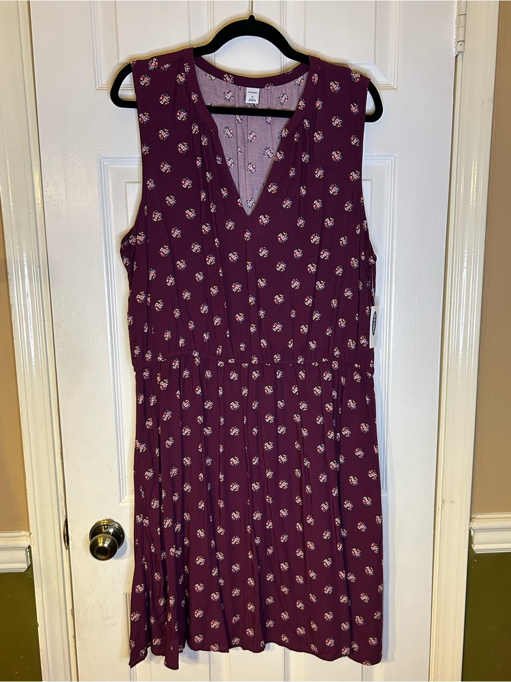 NWT - Old Navy Sleeveless V-Neck Midi Dress in Burgundy Floral - Size XL